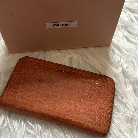 Miu Miu Zip Around Wallet Croc Embossed Leather Vintage With Box - Picture 2 of 16